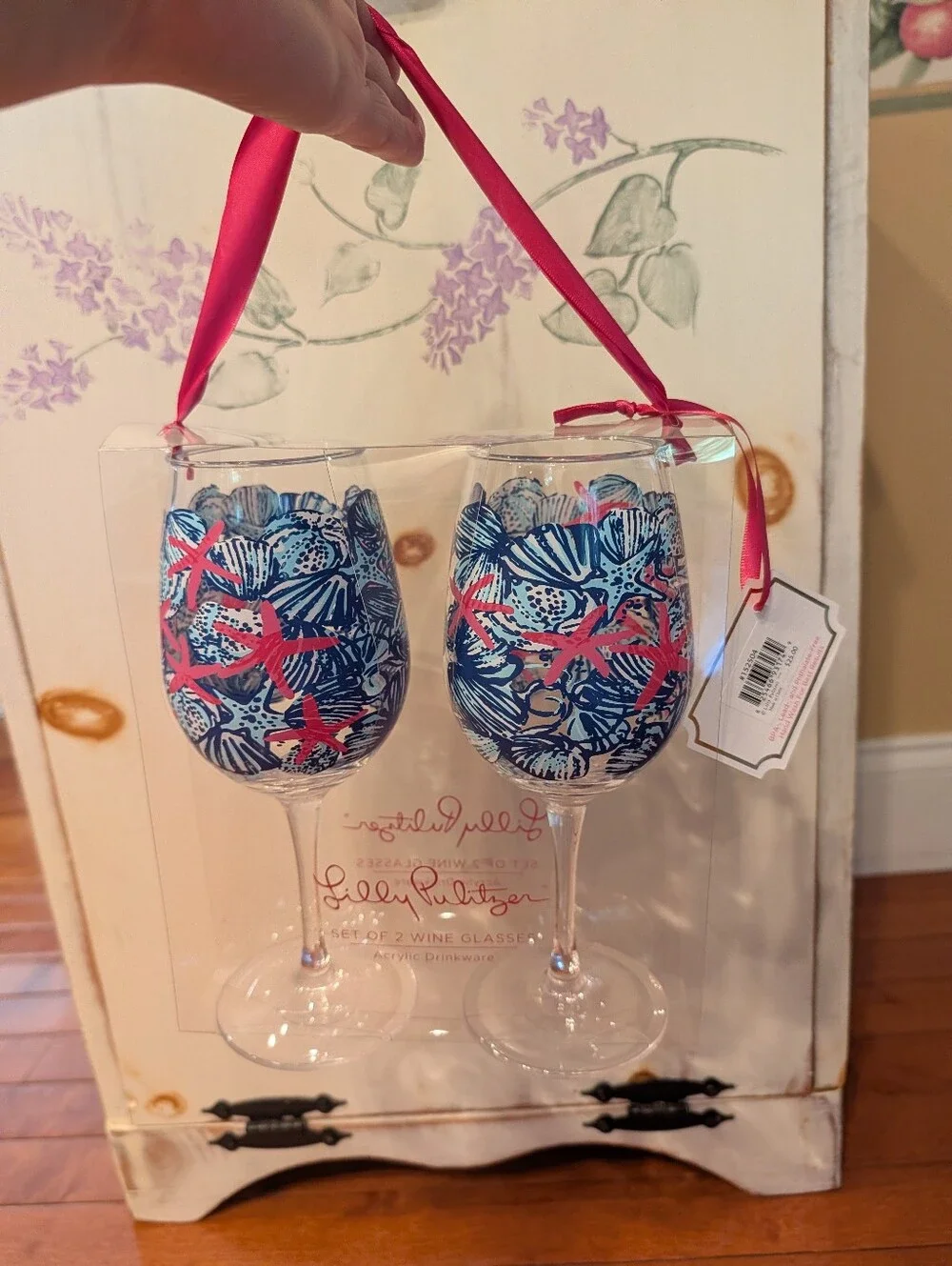 NWT Lilly Pulitzer Set Of 2 Acrylic Wine Glasses pattern  